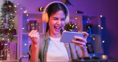 iqoo neo 10r vs motorola edge 50 ultra