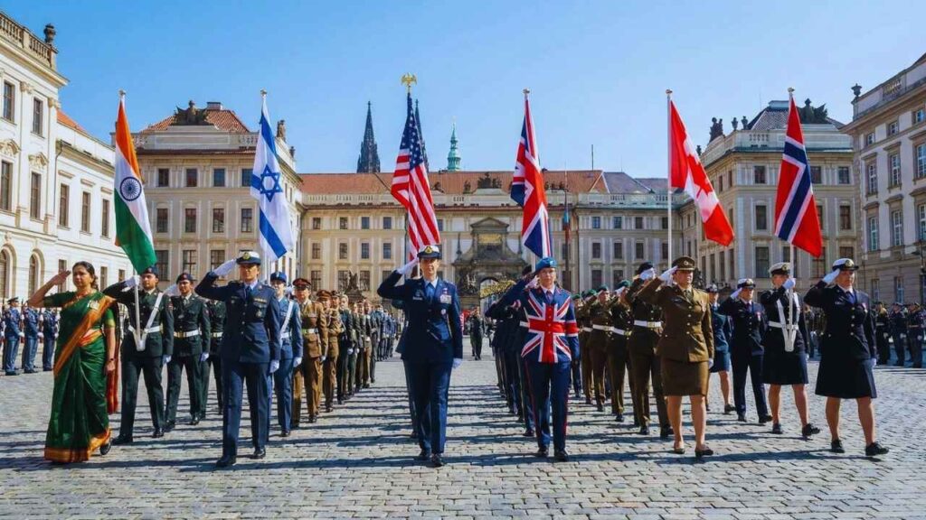 वैश्विक तुलनाएँ: दुनिया से सीखना